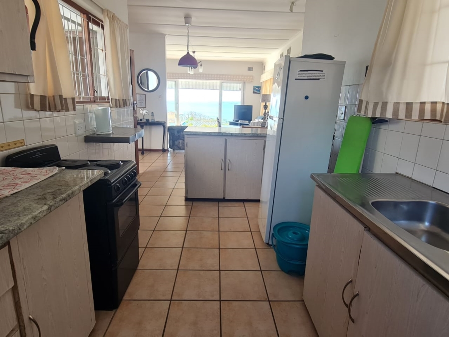 5 Bedroom Property for Sale in Sea Park KwaZulu-Natal