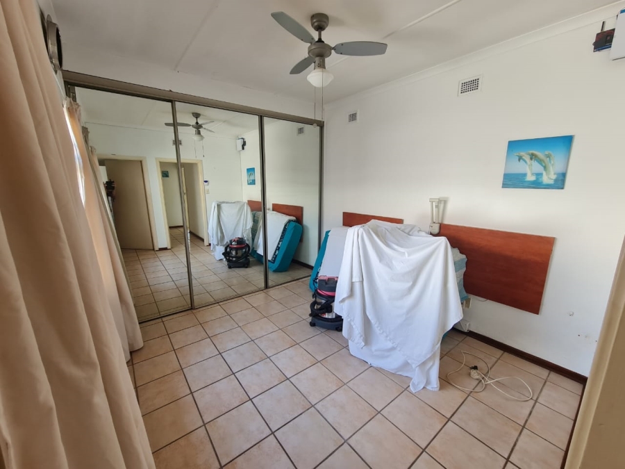 5 Bedroom Property for Sale in Sea Park KwaZulu-Natal