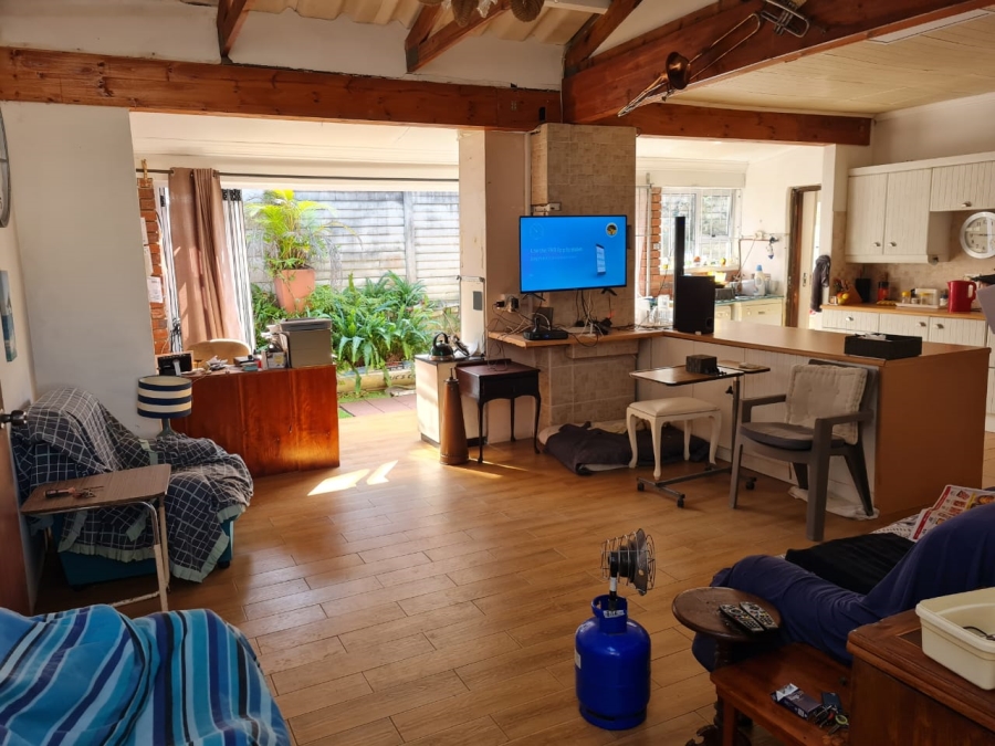 5 Bedroom Property for Sale in Sea Park KwaZulu-Natal