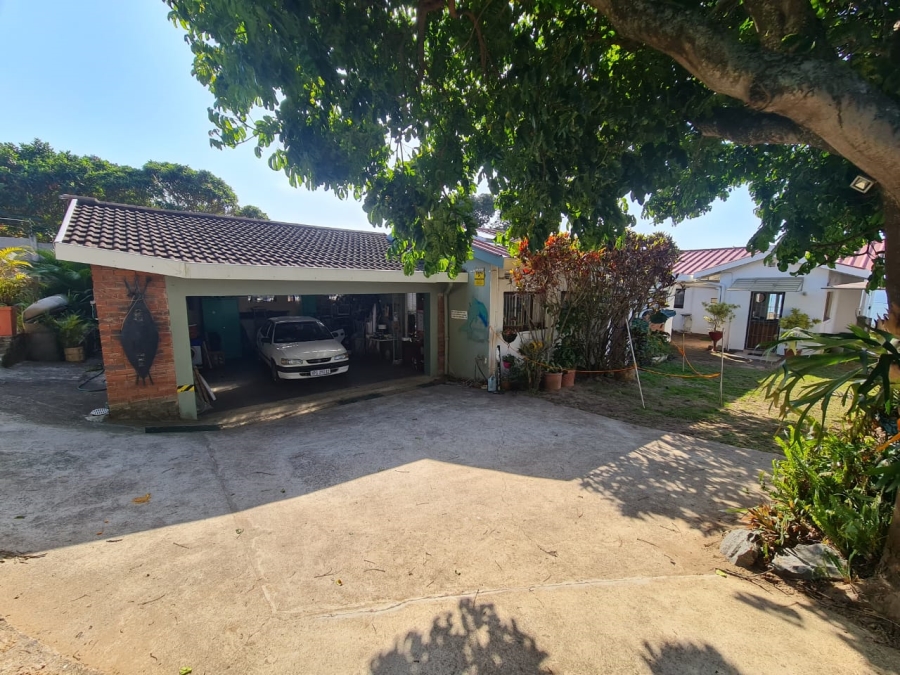5 Bedroom Property for Sale in Sea Park KwaZulu-Natal
