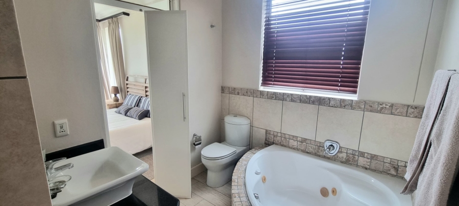 3 Bedroom Property for Sale in Uvongo KwaZulu-Natal