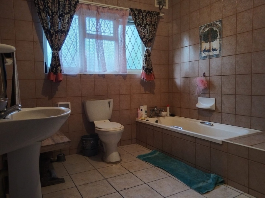 3 Bedroom Property for Sale in Uvongo KwaZulu-Natal