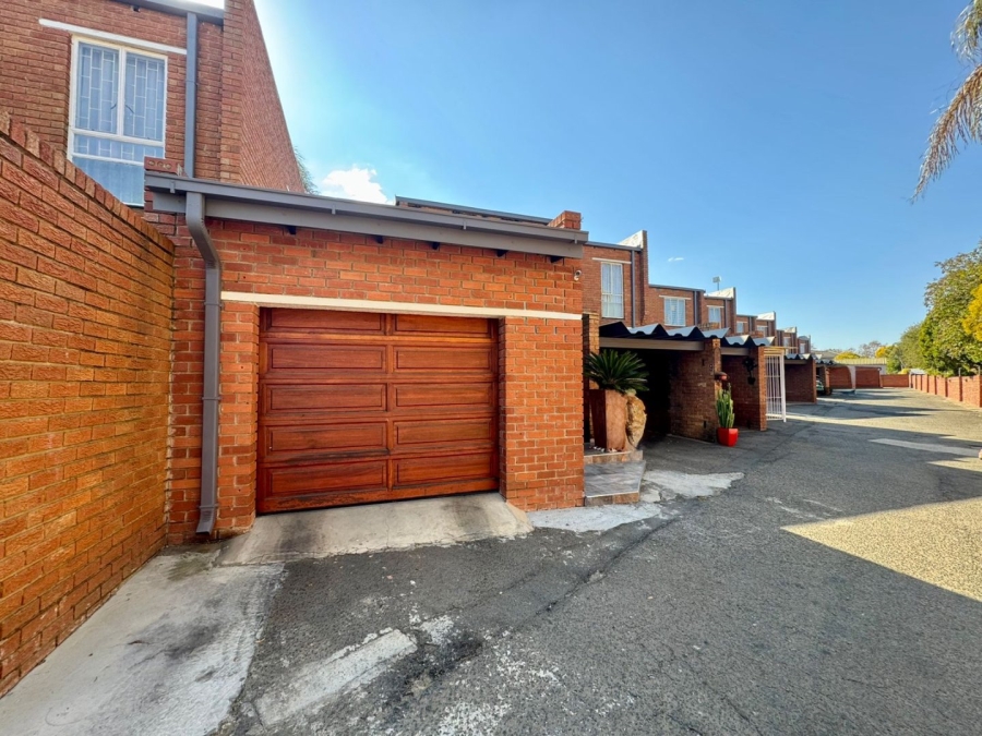 3 Bedroom Property for Sale in Huttenheights KwaZulu-Natal