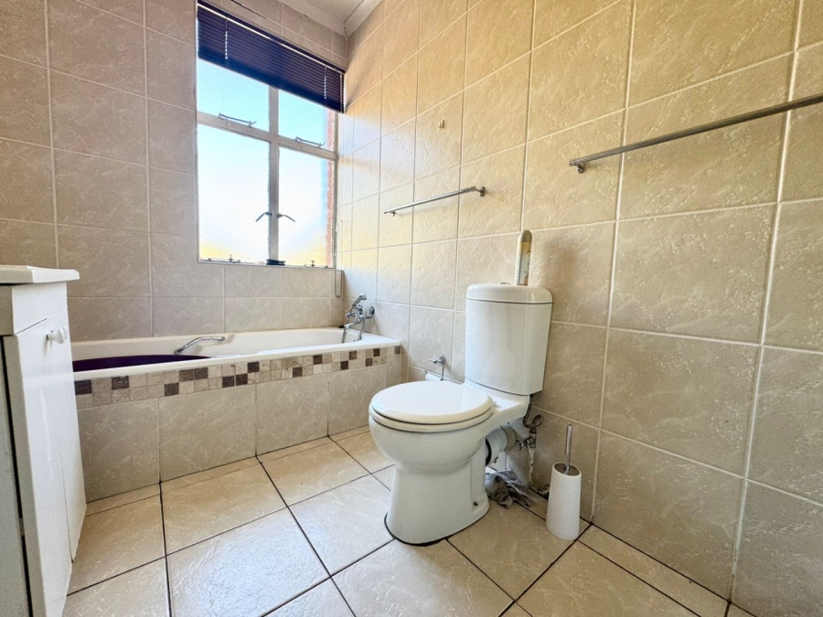 3 Bedroom Property for Sale in Huttenheights KwaZulu-Natal