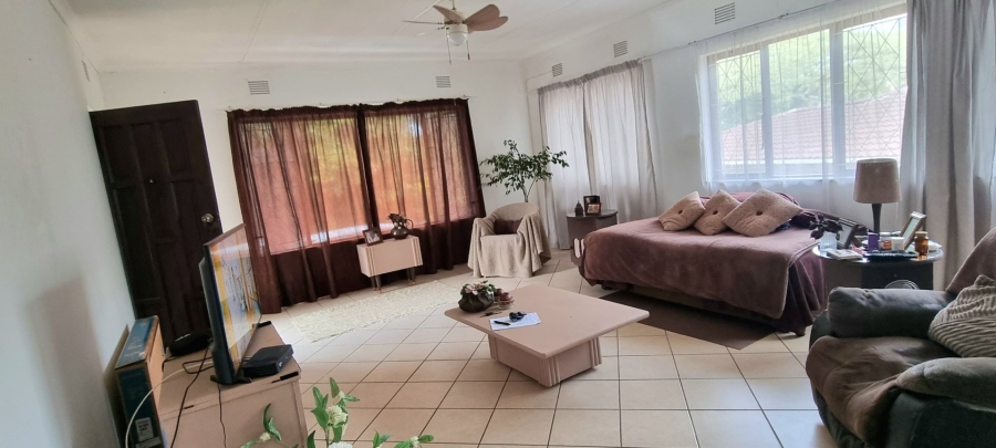 2 Bedroom Property for Sale in Uvongo KwaZulu-Natal