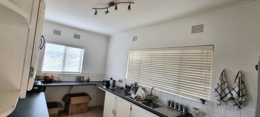 2 Bedroom Property for Sale in Uvongo KwaZulu-Natal