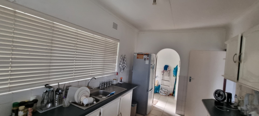 2 Bedroom Property for Sale in Uvongo KwaZulu-Natal