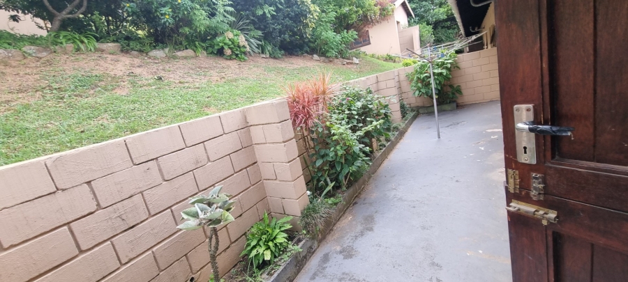 2 Bedroom Property for Sale in Uvongo KwaZulu-Natal