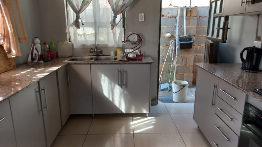 4 Bedroom Property for Sale in Riverdene KwaZulu-Natal