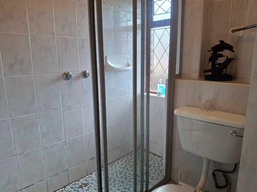 2 Bedroom Property for Sale in Uvongo KwaZulu-Natal