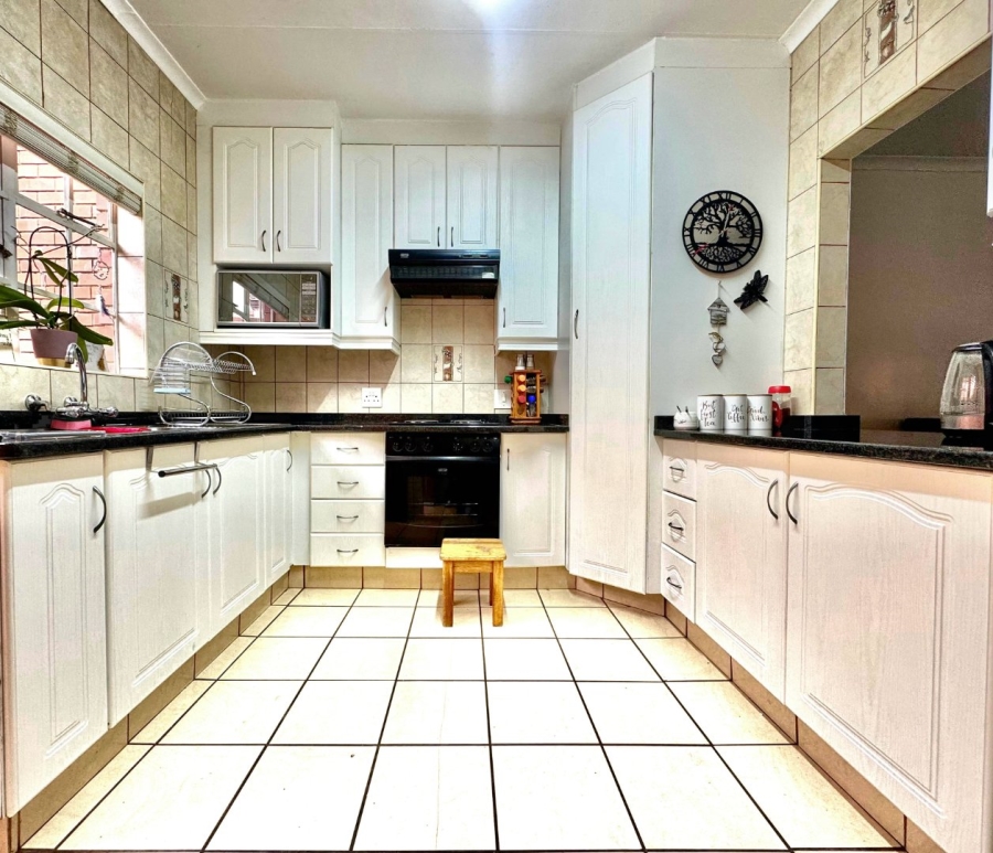 2 Bedroom Property for Sale in Aviary Hill KwaZulu-Natal