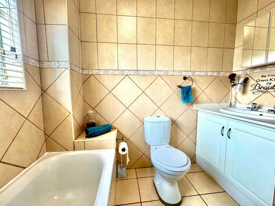 2 Bedroom Property for Sale in Aviary Hill KwaZulu-Natal