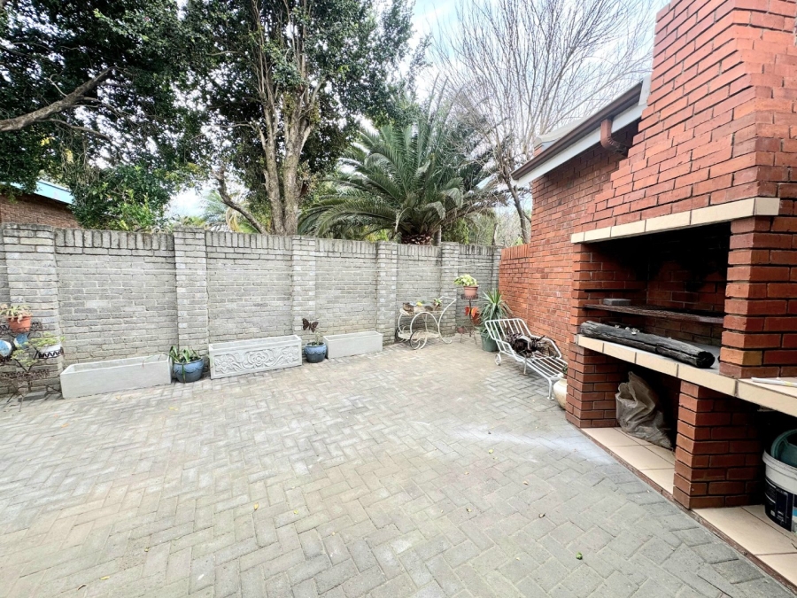 2 Bedroom Property for Sale in Aviary Hill KwaZulu-Natal