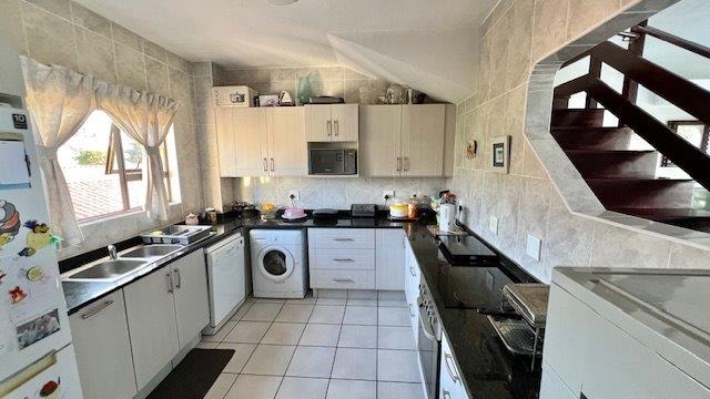 3 Bedroom Property for Sale in Beacon Rocks KwaZulu-Natal