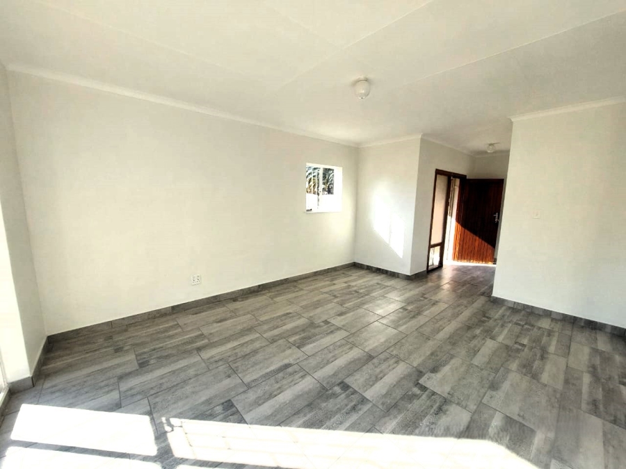 3 Bedroom Property for Sale in Schuinshoogte KwaZulu-Natal