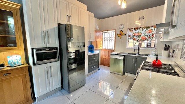 3 Bedroom Property for Sale in Uvongo KwaZulu-Natal