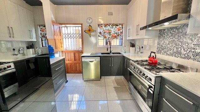 3 Bedroom Property for Sale in Uvongo KwaZulu-Natal