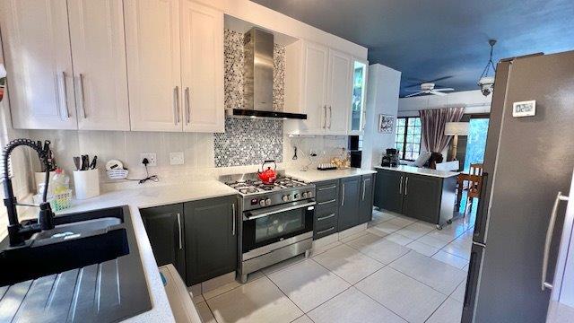 3 Bedroom Property for Sale in Uvongo KwaZulu-Natal