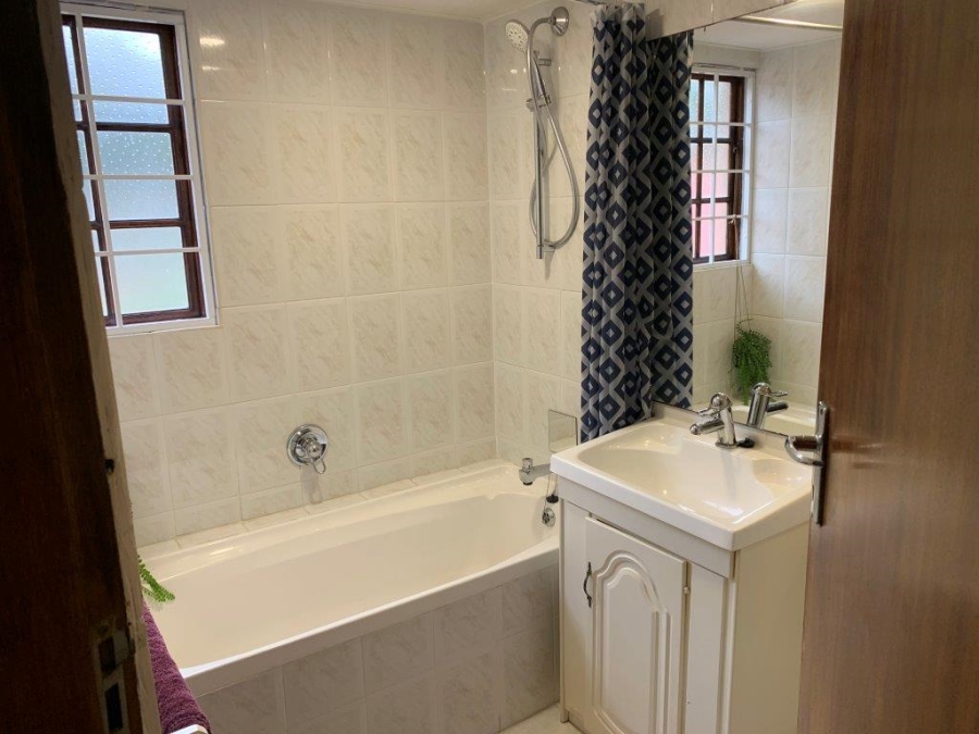 3 Bedroom Property for Sale in Uvongo KwaZulu-Natal