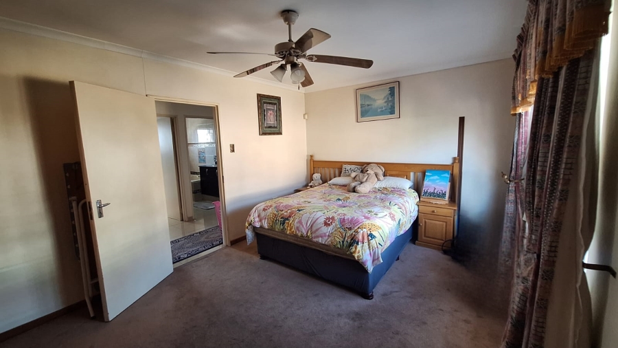 3 Bedroom Property for Sale in Dawncrest KwaZulu-Natal