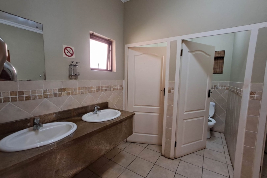 1 Bedroom Property for Sale in Port Edward KwaZulu-Natal