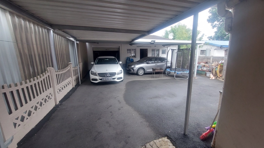 4 Bedroom Property for Sale in Havenside KwaZulu-Natal