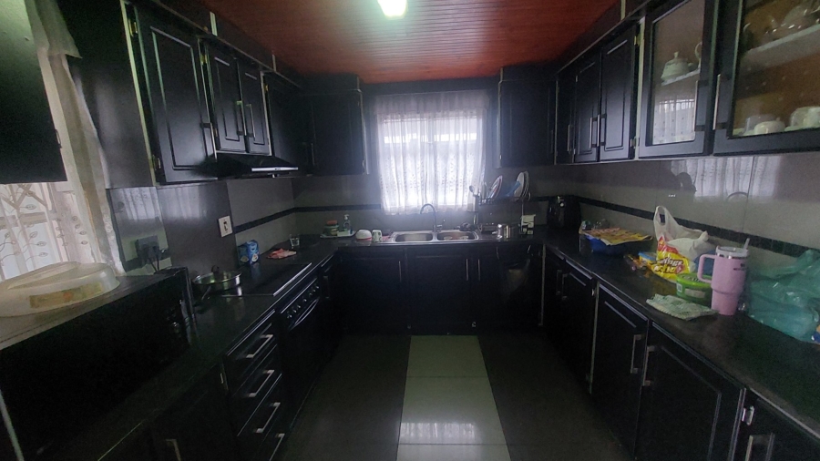 4 Bedroom Property for Sale in Havenside KwaZulu-Natal