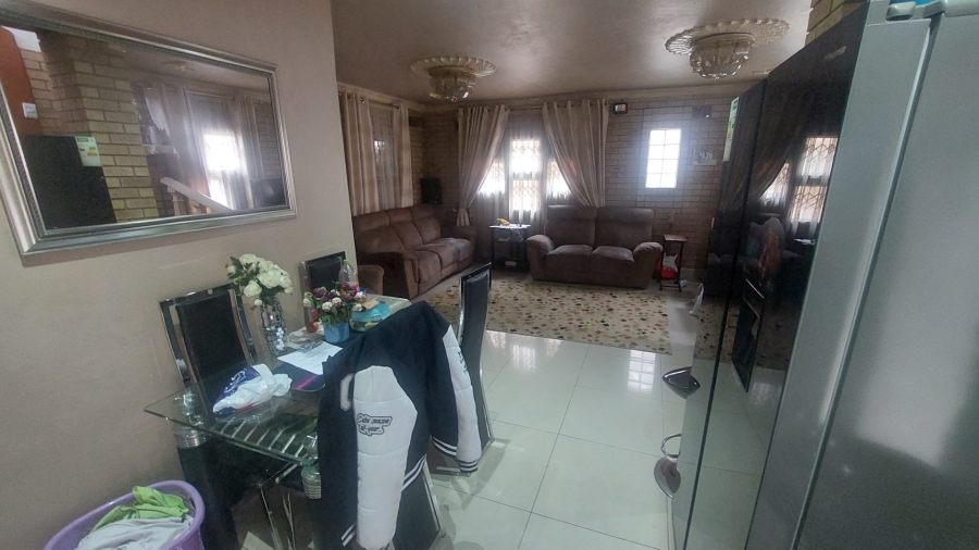 4 Bedroom Property for Sale in Havenside KwaZulu-Natal