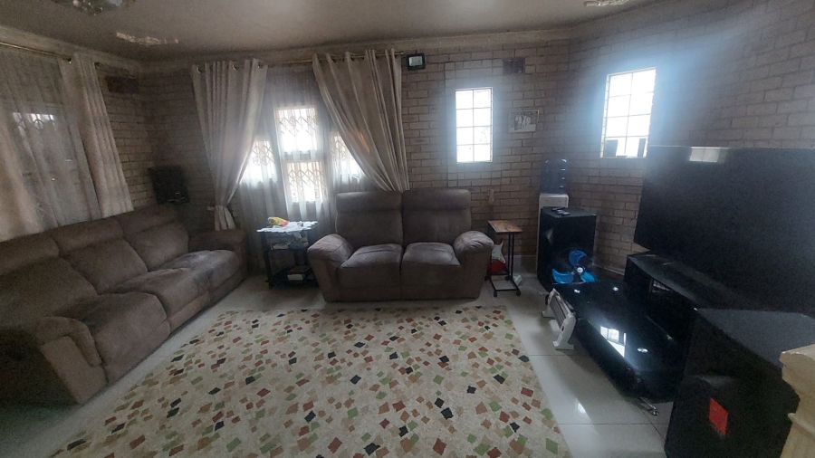 4 Bedroom Property for Sale in Havenside KwaZulu-Natal