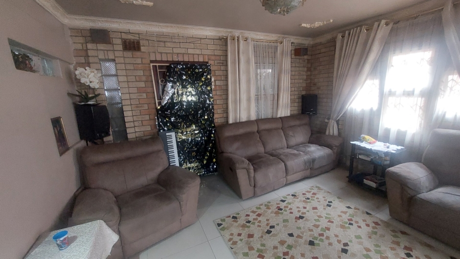 4 Bedroom Property for Sale in Havenside KwaZulu-Natal