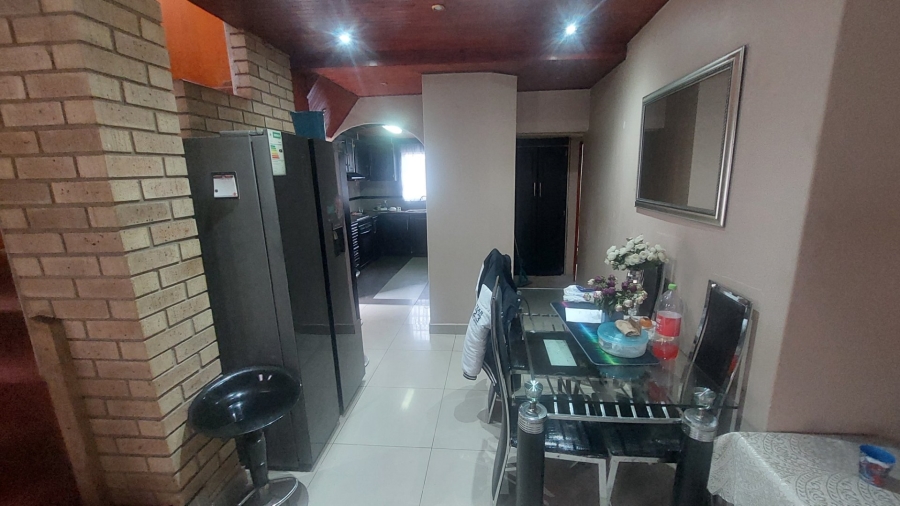 4 Bedroom Property for Sale in Havenside KwaZulu-Natal