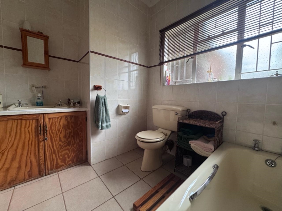 4 Bedroom Property for Sale in Aviary Hill KwaZulu-Natal
