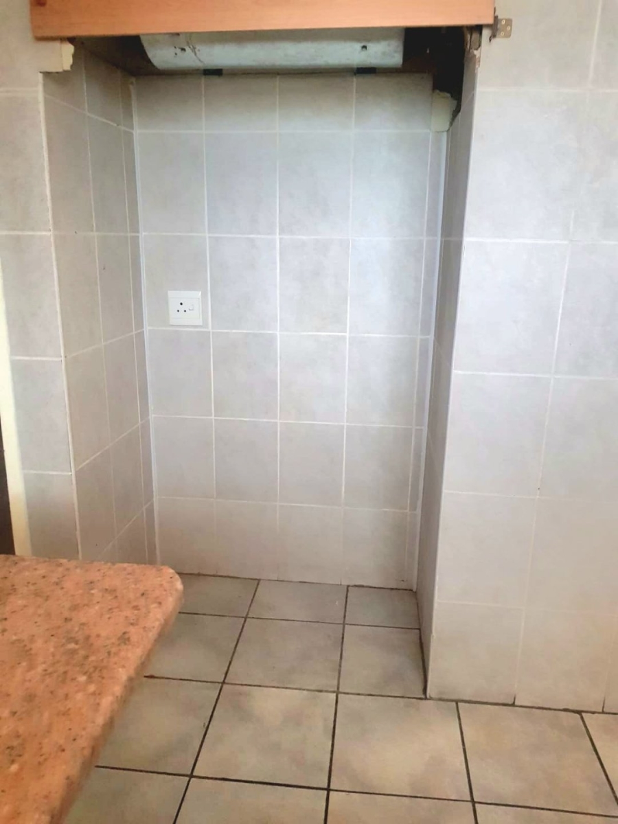 2 Bedroom Property for Sale in Barry Hertzog Park KwaZulu-Natal
