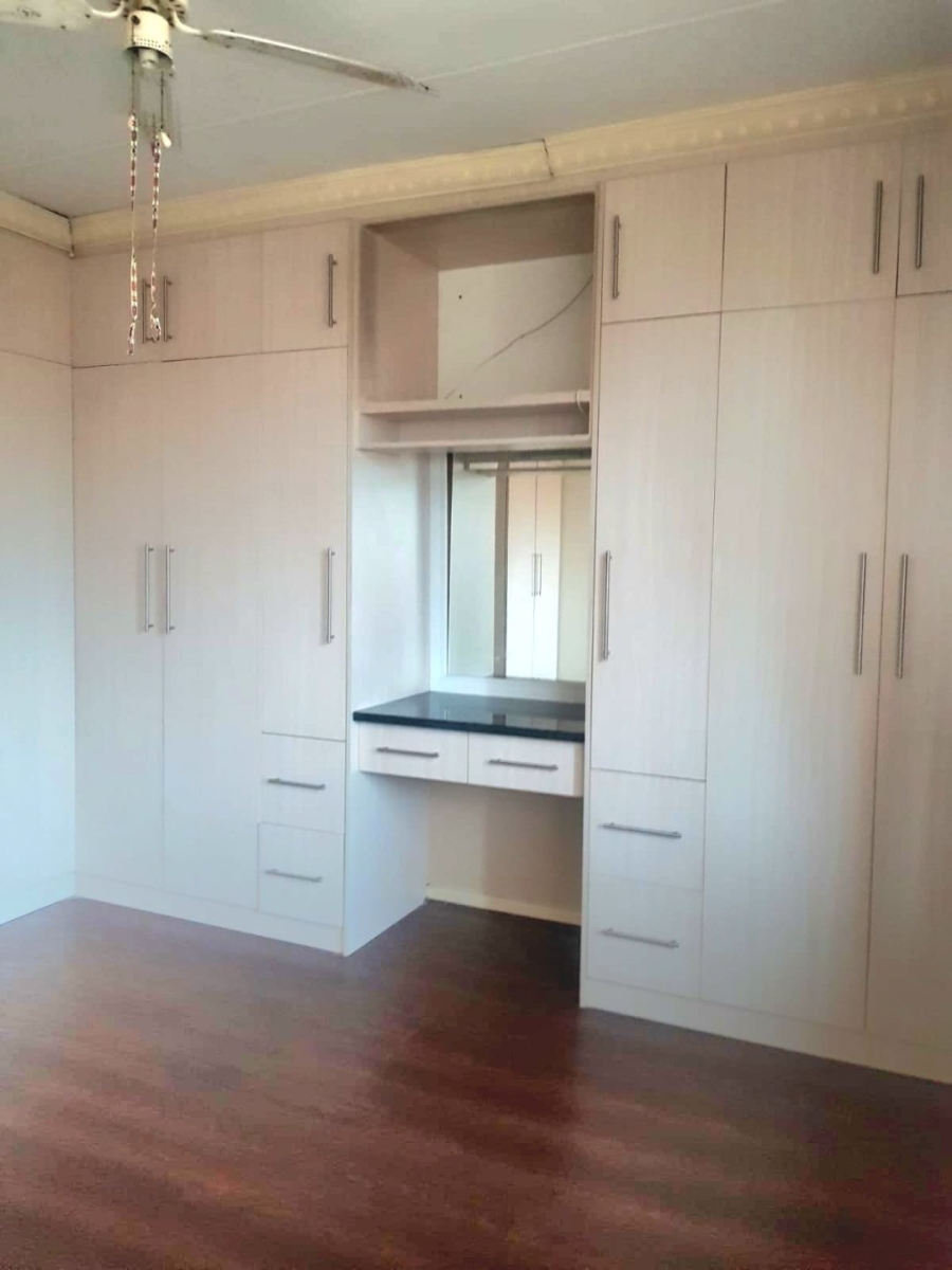 2 Bedroom Property for Sale in Barry Hertzog Park KwaZulu-Natal