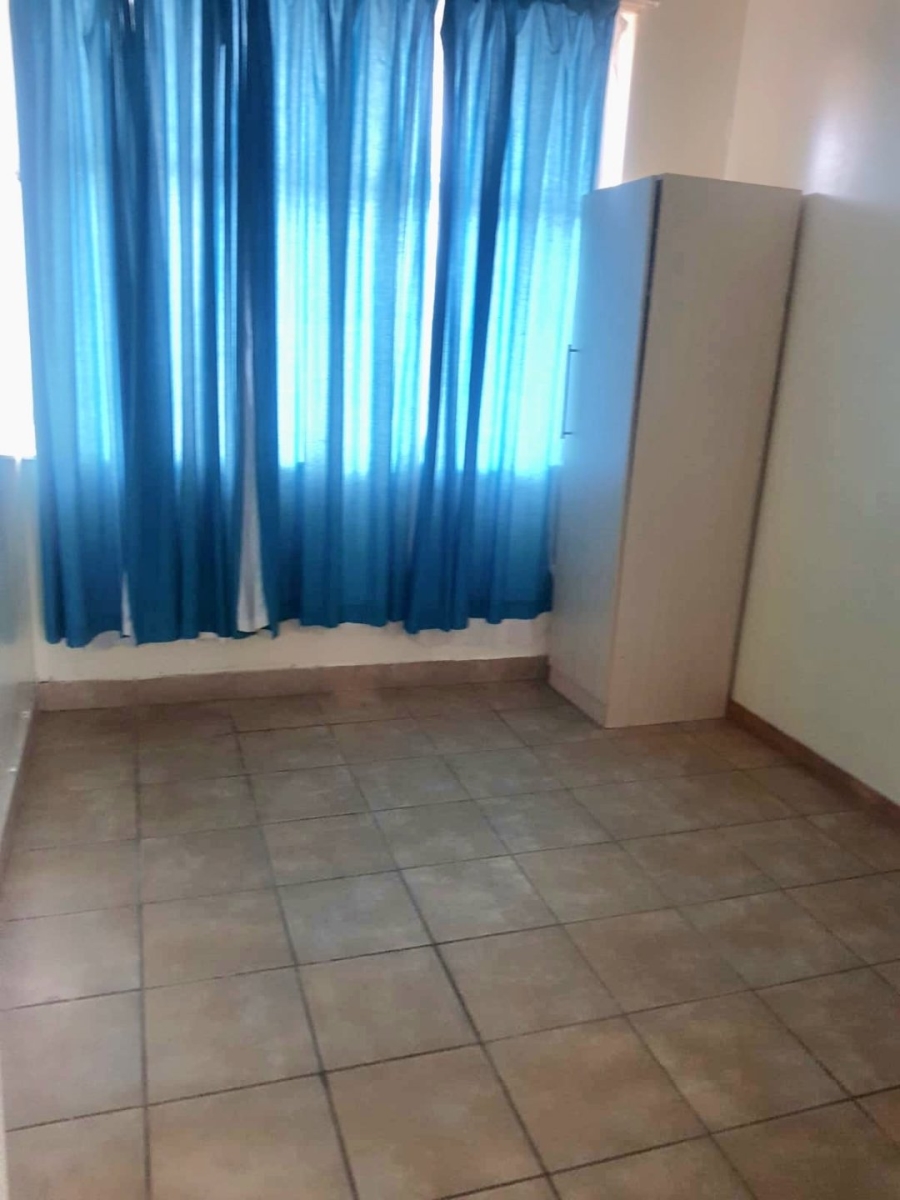 2 Bedroom Property for Sale in Barry Hertzog Park KwaZulu-Natal