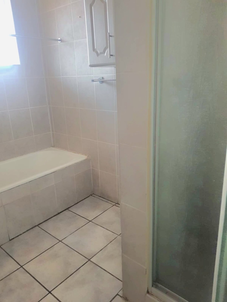 2 Bedroom Property for Sale in Barry Hertzog Park KwaZulu-Natal
