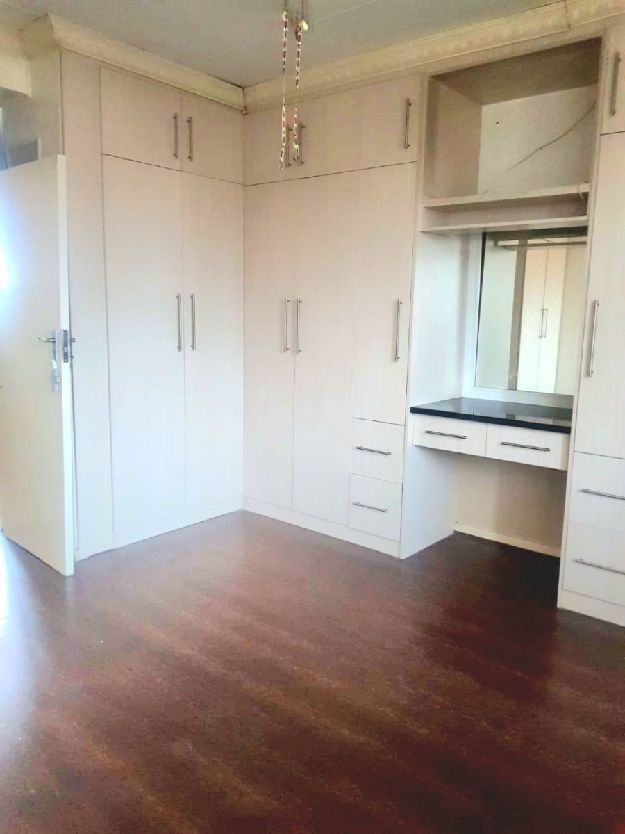 2 Bedroom Property for Sale in Barry Hertzog Park KwaZulu-Natal