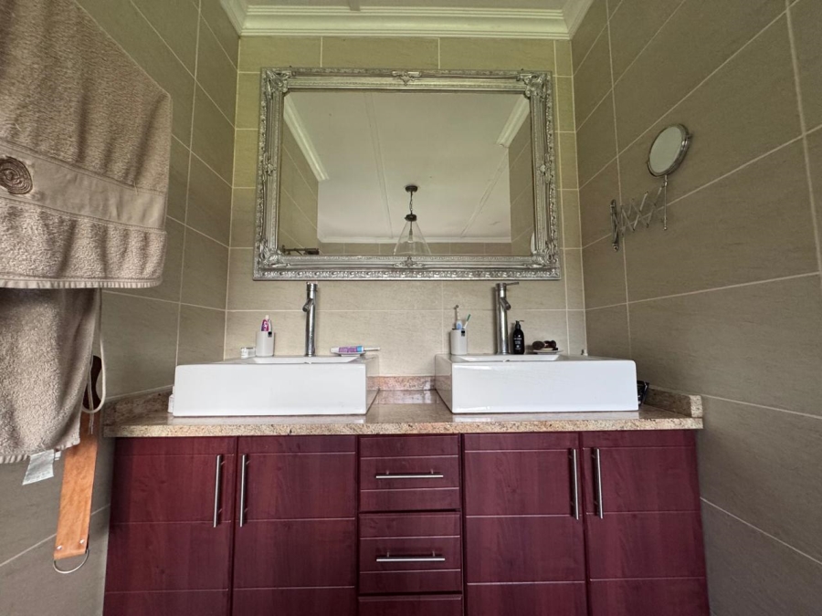  Bedroom Property for Sale in Newcastle Rural KwaZulu-Natal
