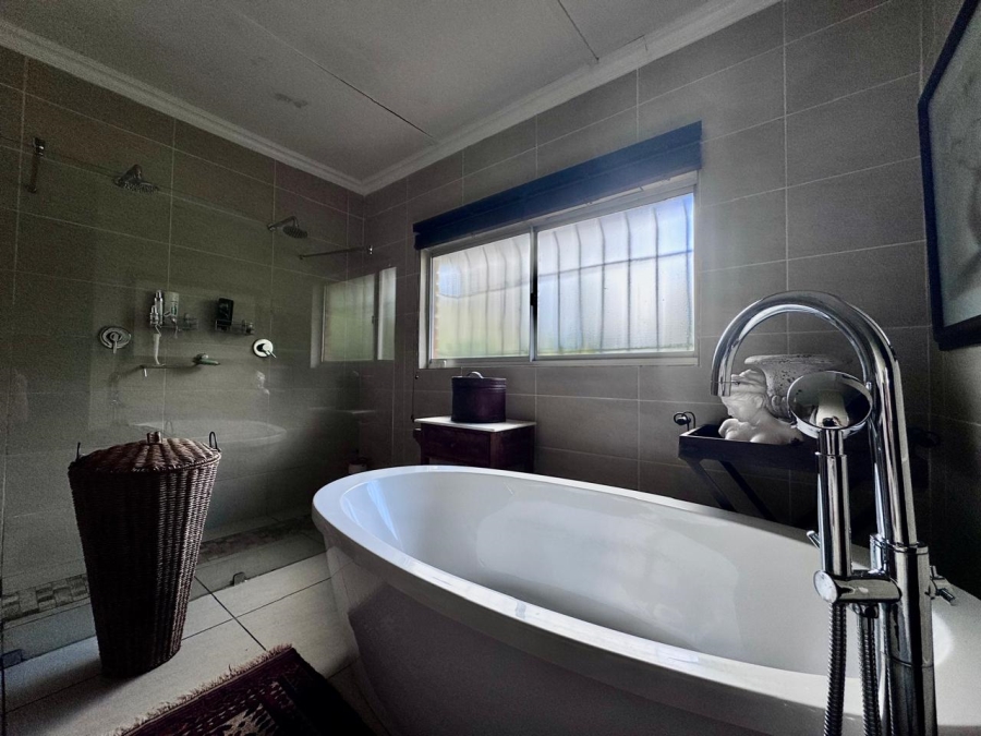  Bedroom Property for Sale in Newcastle Rural KwaZulu-Natal