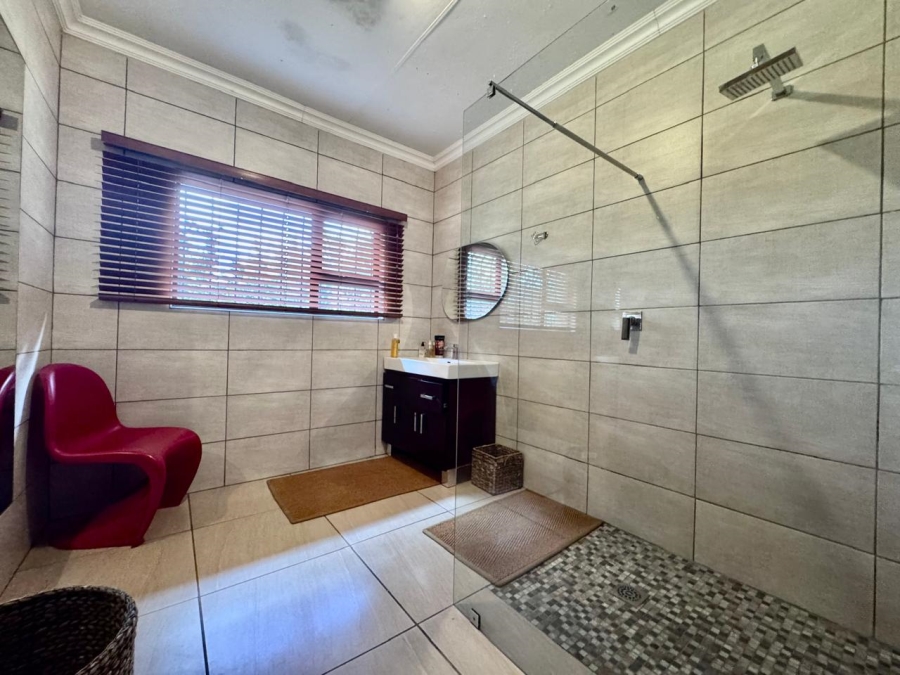  Bedroom Property for Sale in Newcastle Rural KwaZulu-Natal