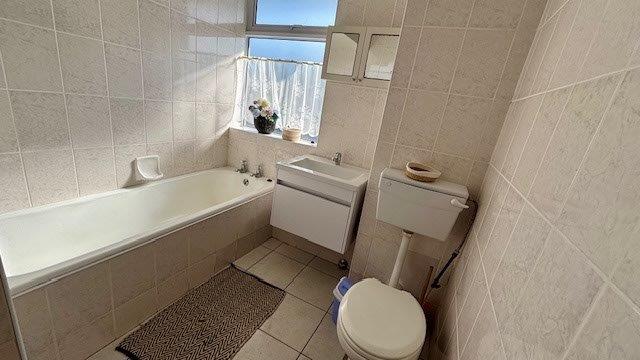 2 Bedroom Property for Sale in Uvongo KwaZulu-Natal
