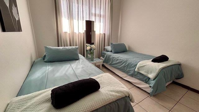 2 Bedroom Property for Sale in Uvongo KwaZulu-Natal