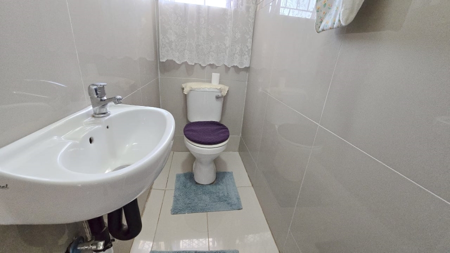 2 Bedroom Property for Sale in Warrenton KwaZulu-Natal