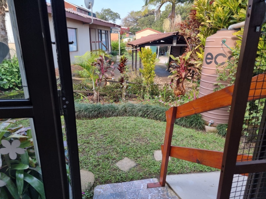 2 Bedroom Property for Sale in Hibberdene KwaZulu-Natal
