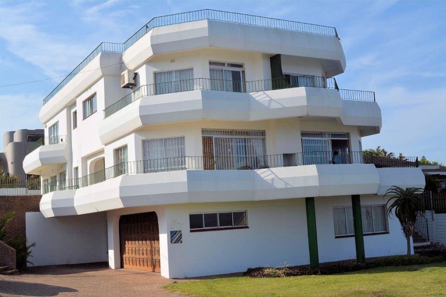 6 Bedroom Property for Sale in St Michaels On Sea KwaZulu-Natal