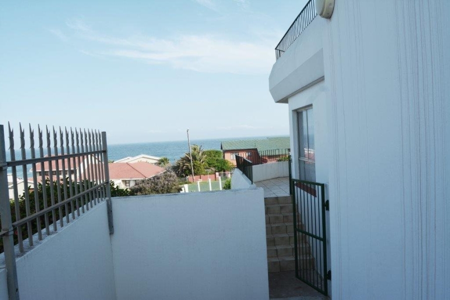 6 Bedroom Property for Sale in St Michaels On Sea KwaZulu-Natal