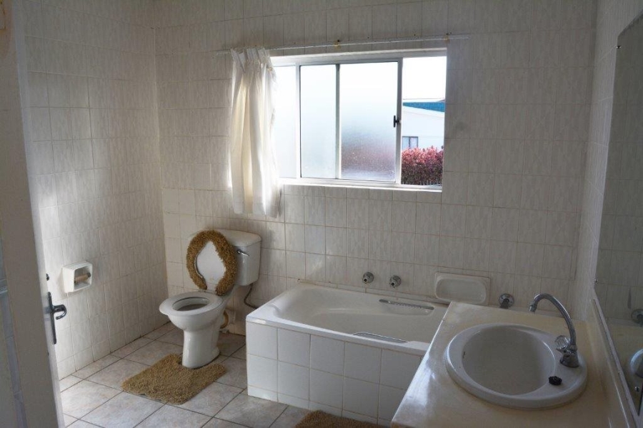 6 Bedroom Property for Sale in St Michaels On Sea KwaZulu-Natal