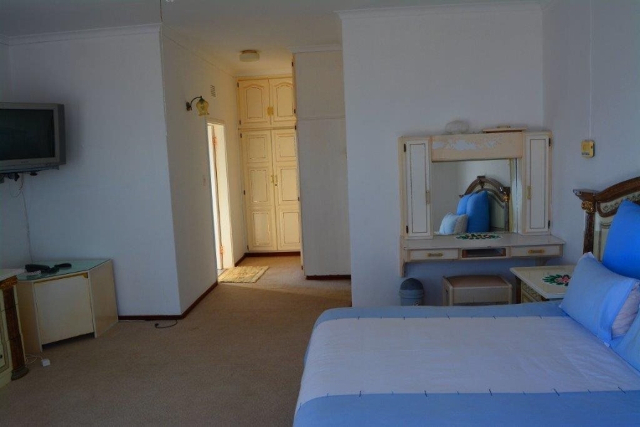 6 Bedroom Property for Sale in St Michaels On Sea KwaZulu-Natal