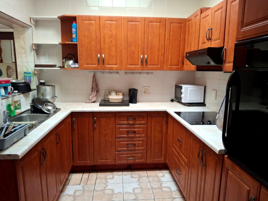 4 Bedroom Property for Sale in Uvongo KwaZulu-Natal