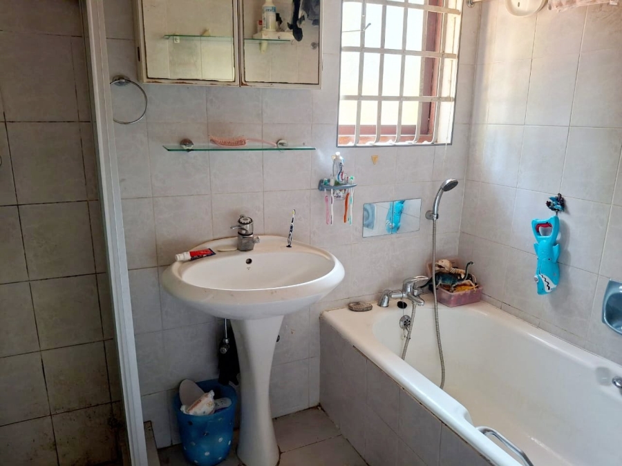 4 Bedroom Property for Sale in Uvongo KwaZulu-Natal